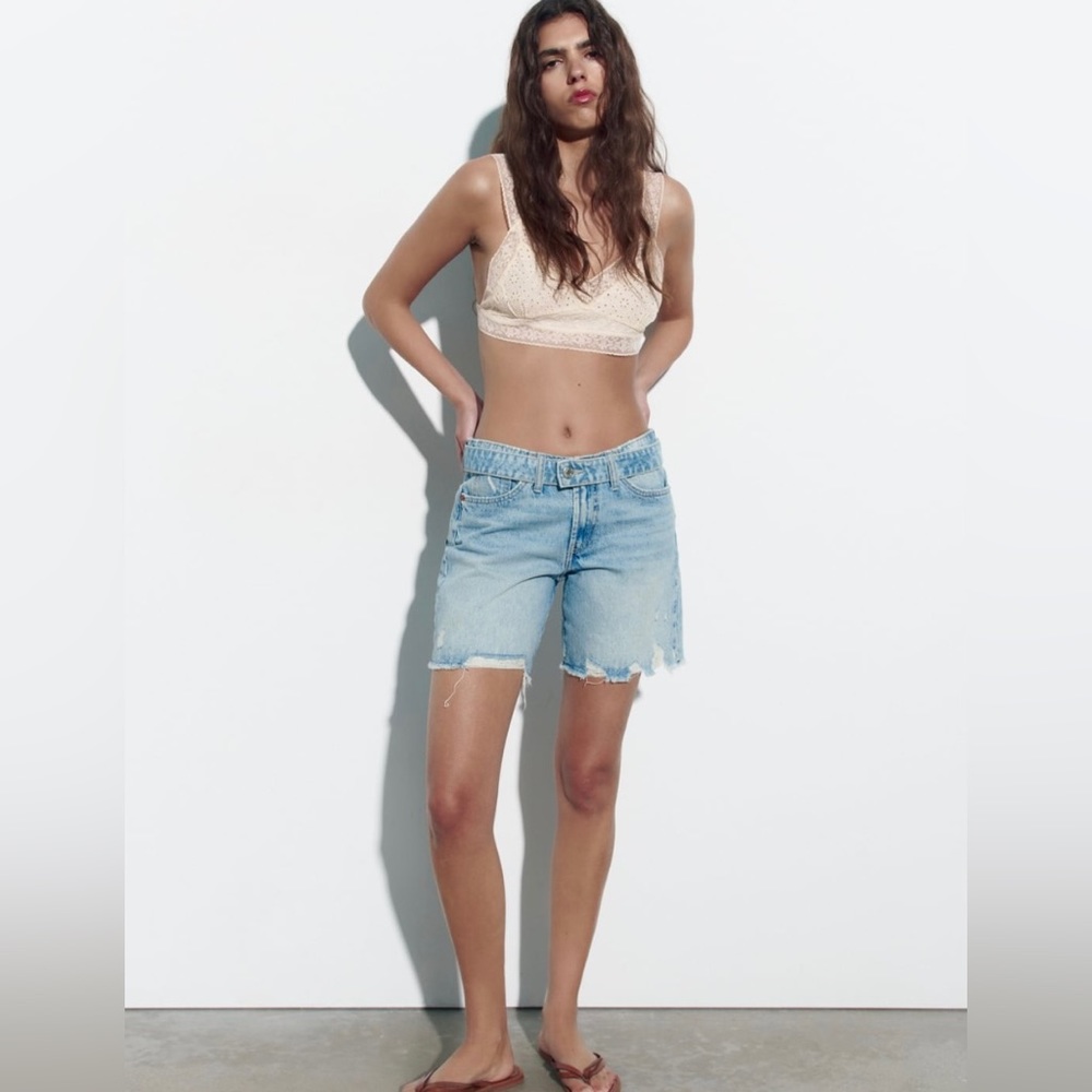 EUC Zara mid rise denim shorts
